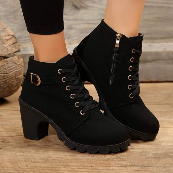 Black Ankle Boots with Chunky Heel (5.5) - Picture 2 of 6